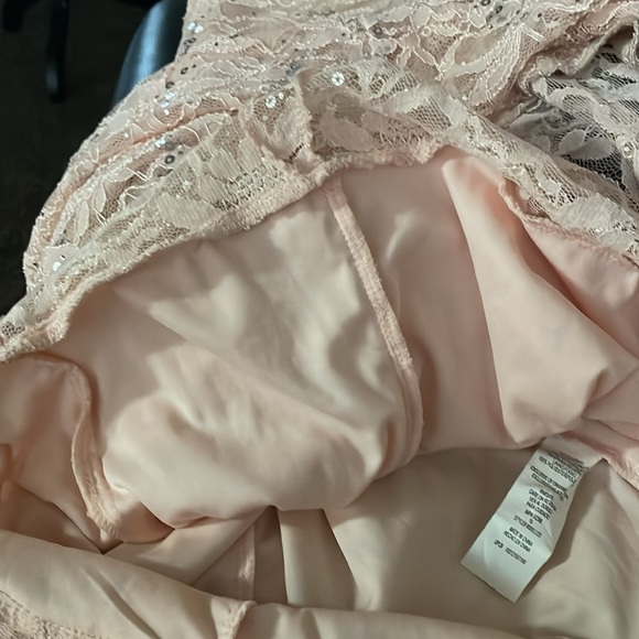 Gorgeous Peach color prom dress. - Picture 13 of 14